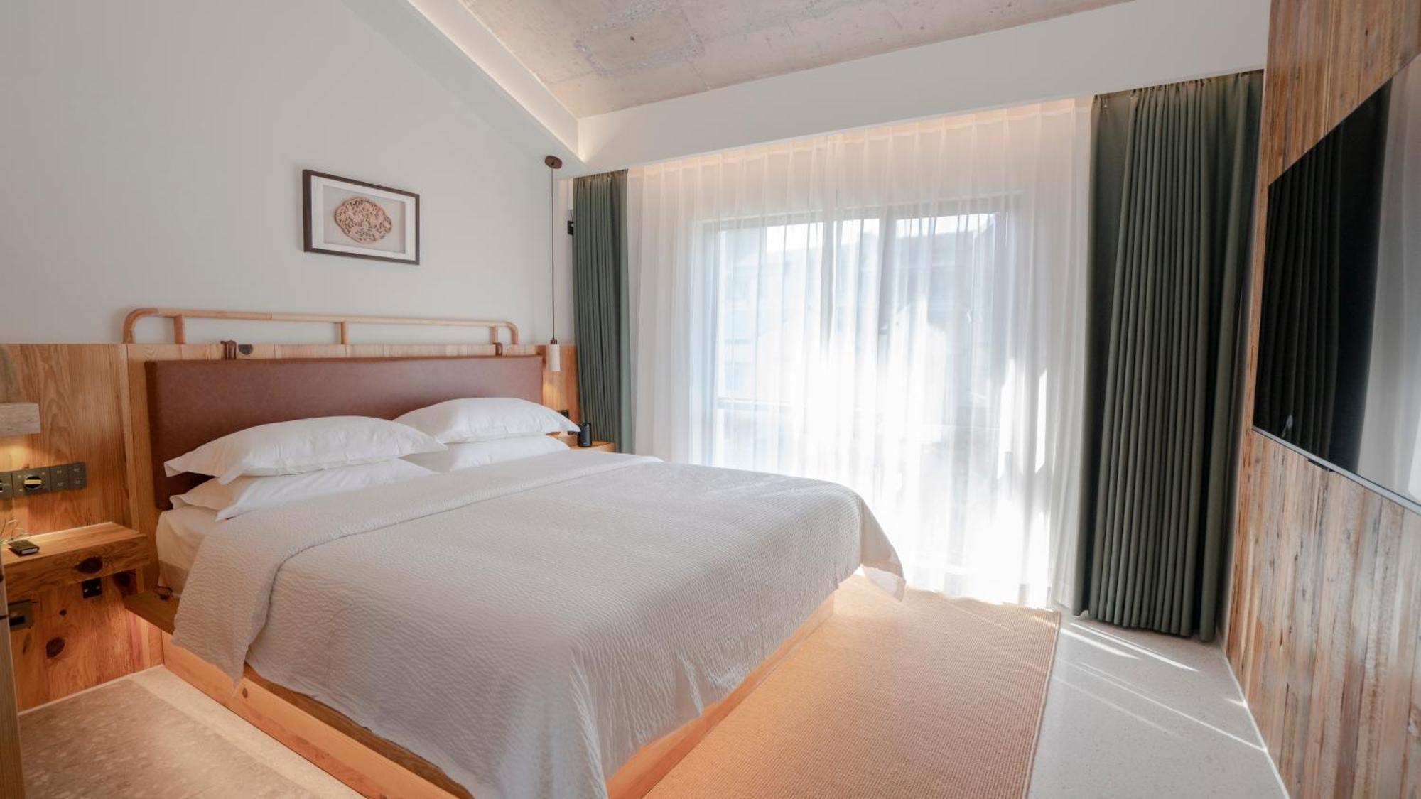 Patio Spring Holiday Inn -- Free Round Trip Pick-Up Service --Panoramic View Of Tianmen Mount Zhangjiajie Exterior photo